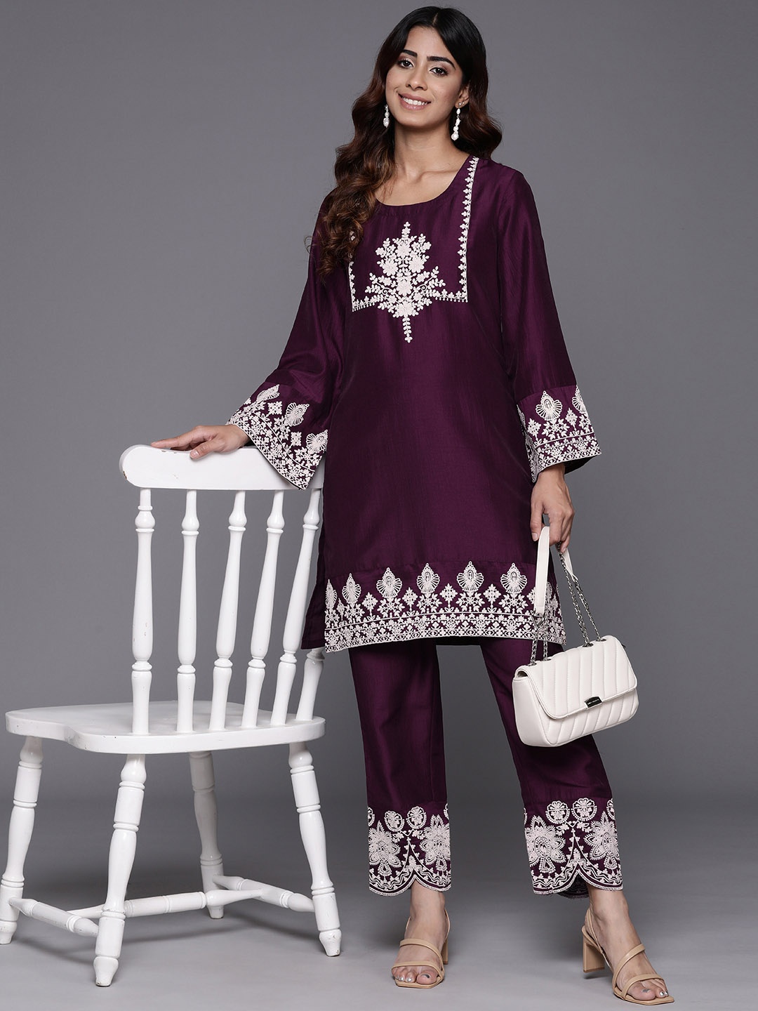 

Varanga Violet and White Embroidered Tunic & Trouser
