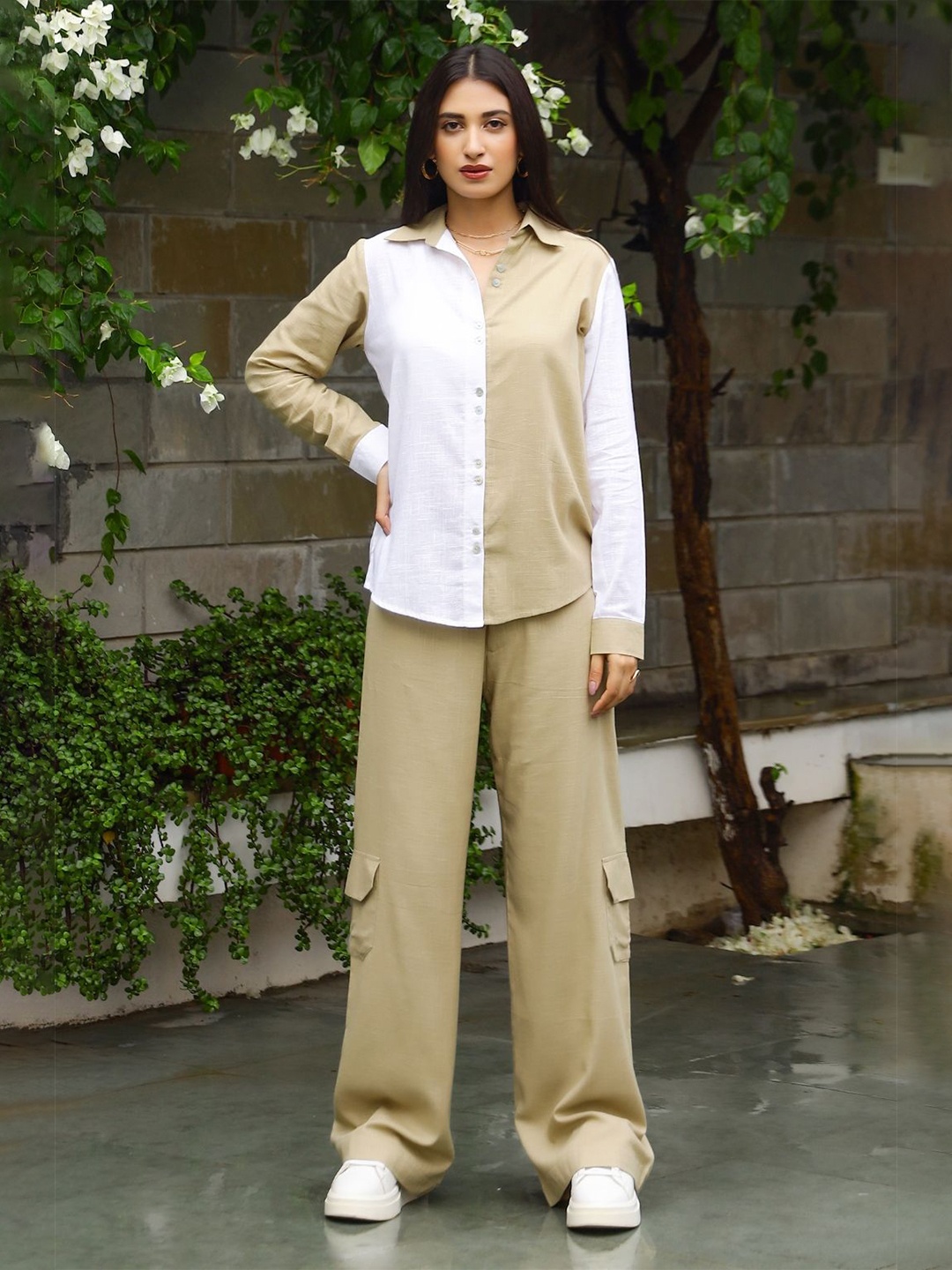 

Gulaal Women Comfort Fit Spread Collar Colourblocked Cotton Casual Shirt, White