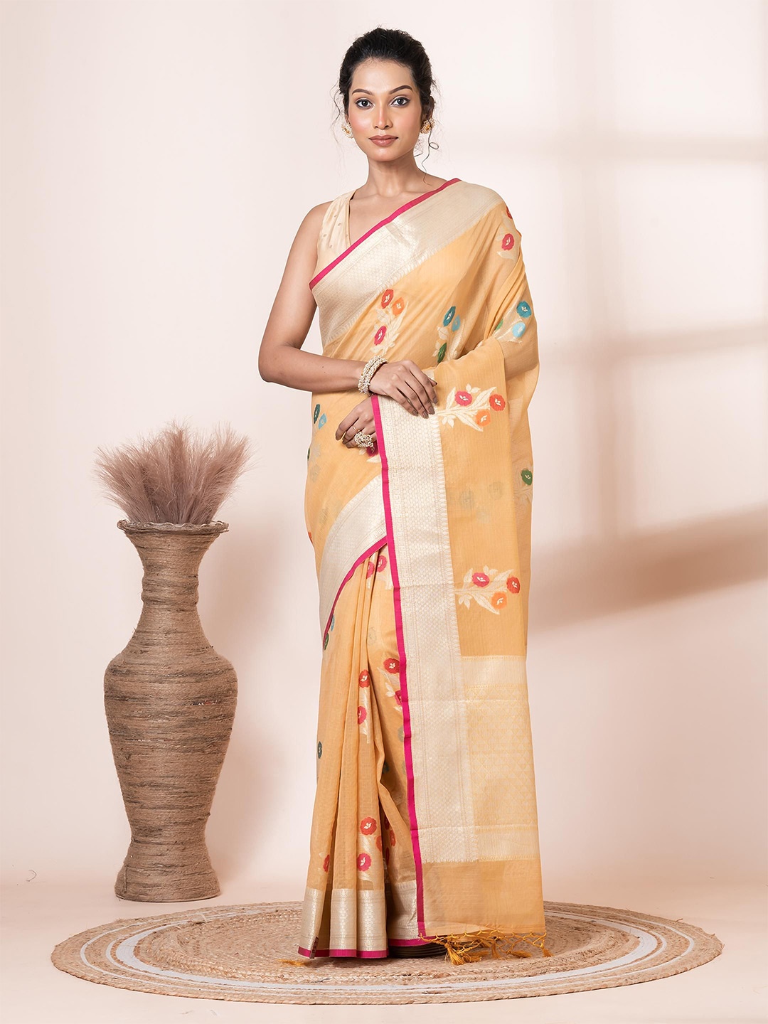 

VIBHAVARI Woven Design Zari Saree, Yellow
