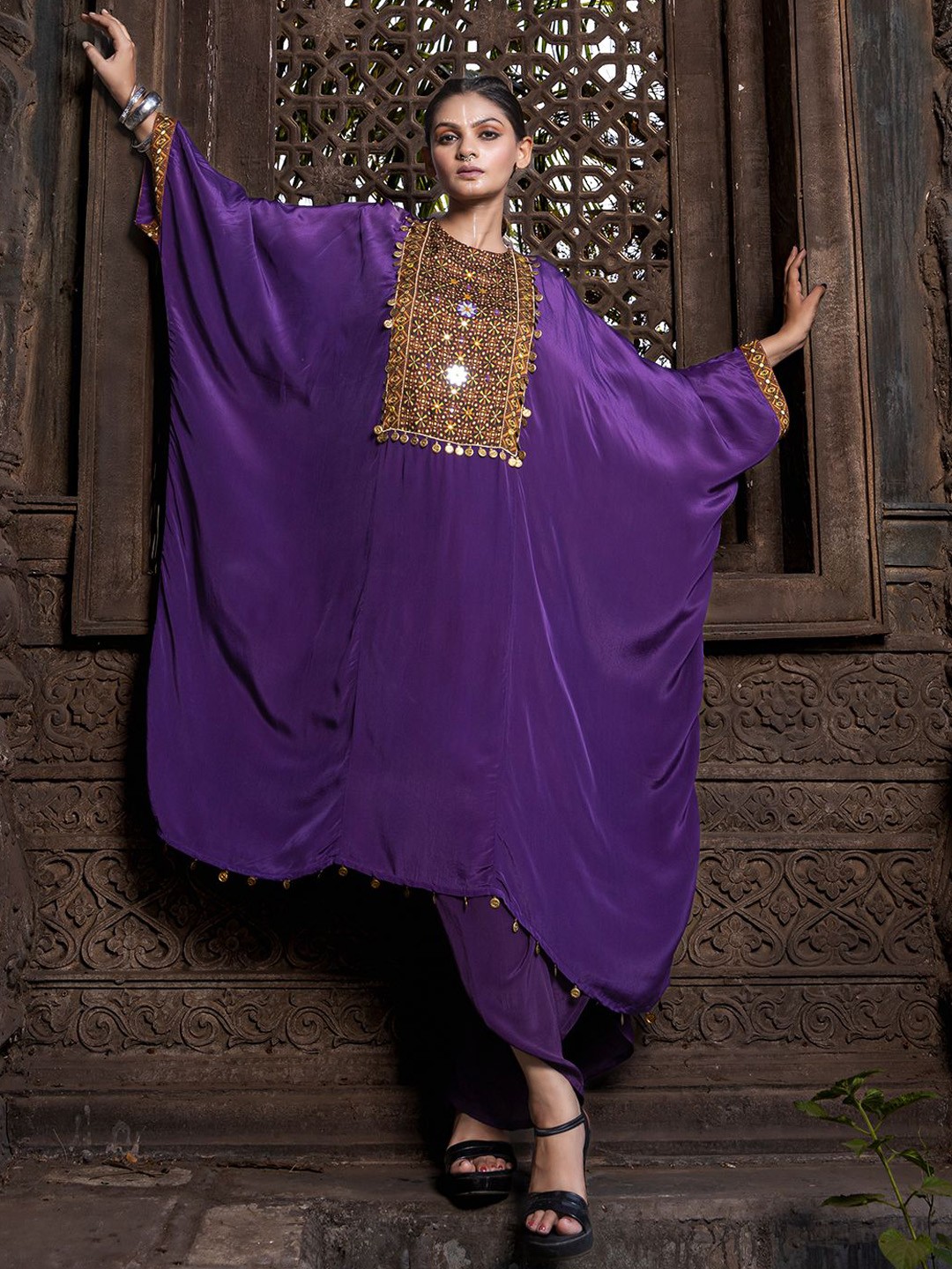 

EARTH O FAB Women Printed Regular Beads and Stones Silk Crepe Kurta with Dhoti Pants, Purple