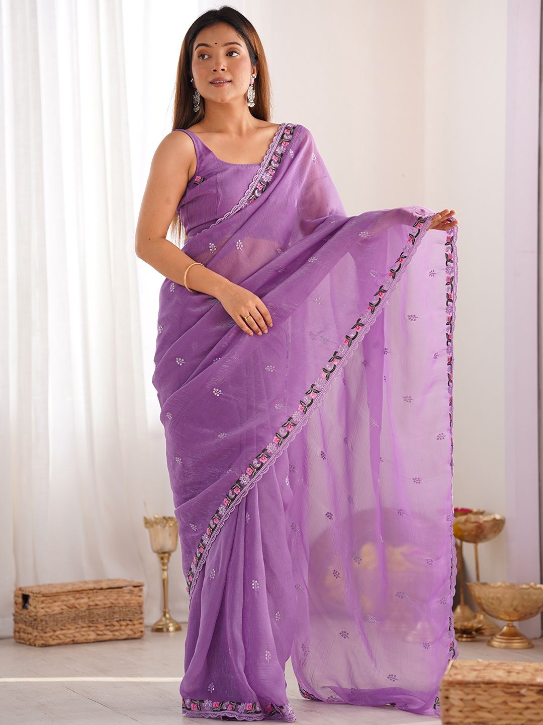 

Panzora Floral Printed Sequinned Saree, Purple