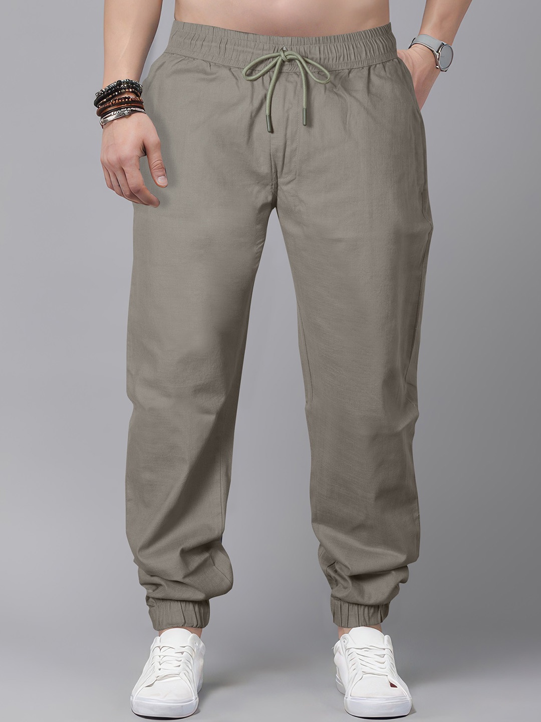 

Jb Just BLACK Men Relaxed Loose Fit Trousers, Beige