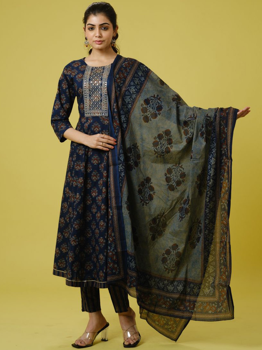 

Hassu's Ethnic Motifs Print Sequinned Pure Cotton Kurta with Trousers & Dupatta, Navy blue