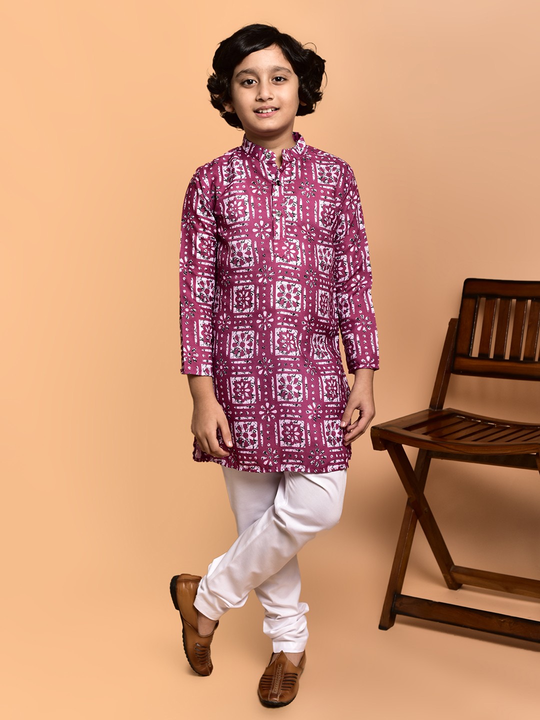 

PRINTINDIA Boys Paisley Printed Regular Straight Kurta with Pyjamas, Magenta