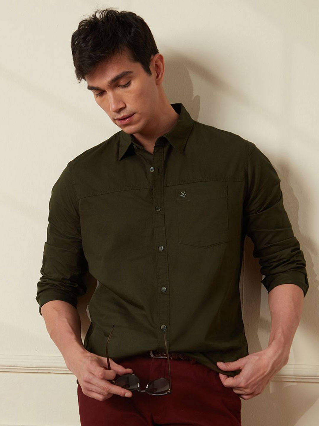 

WROGN Men Comfort Spread Collar Solid Cotton Casual Shirt, Olive