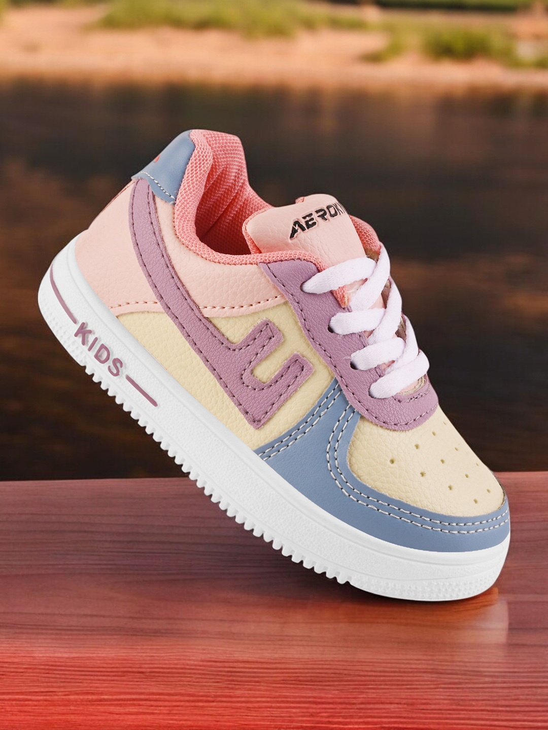 

Lil Lollipop Unisex Kids Colourblocked Sneakers, Blue