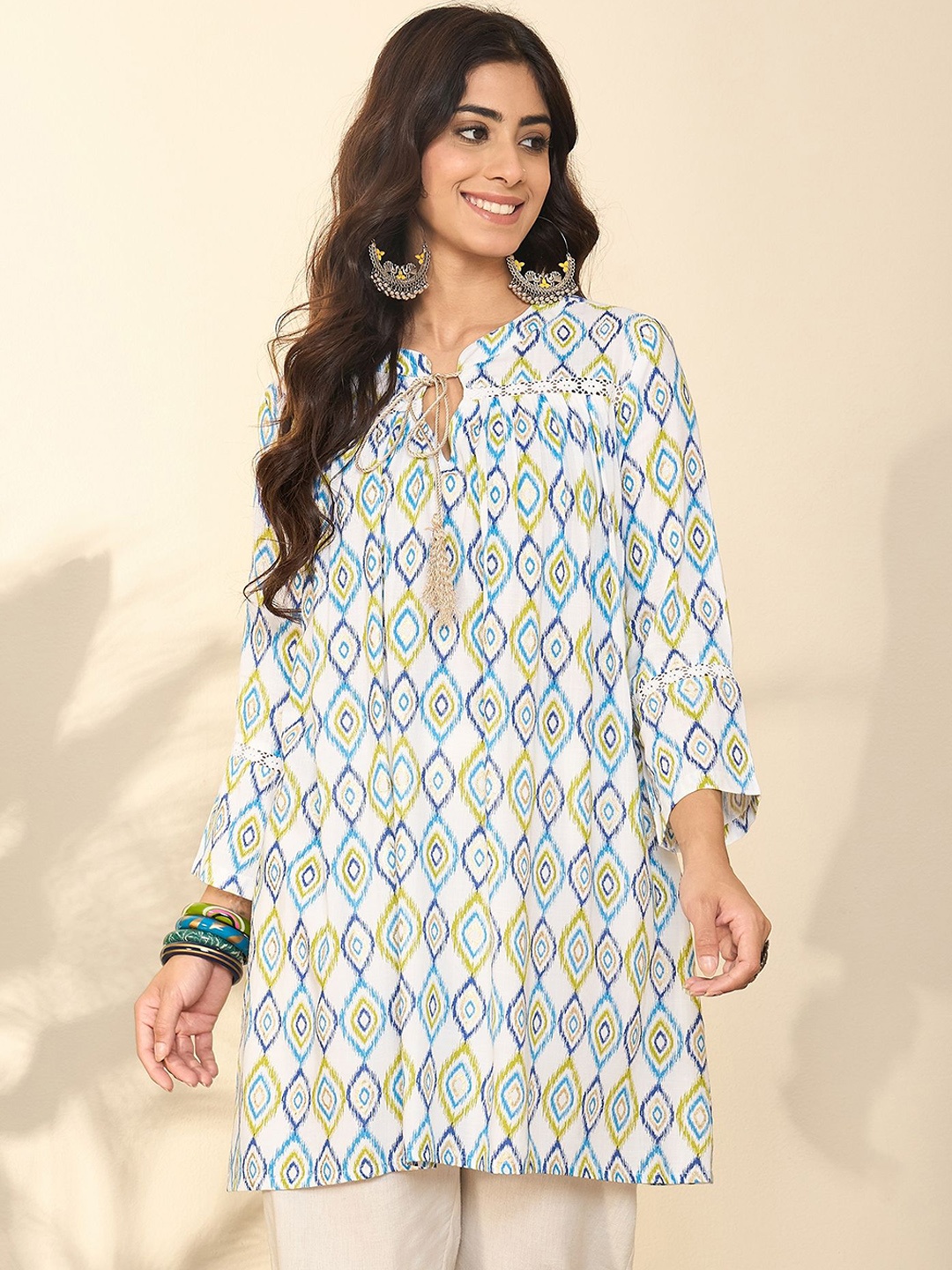 

Madhuni Geometric Printed Kurta, White