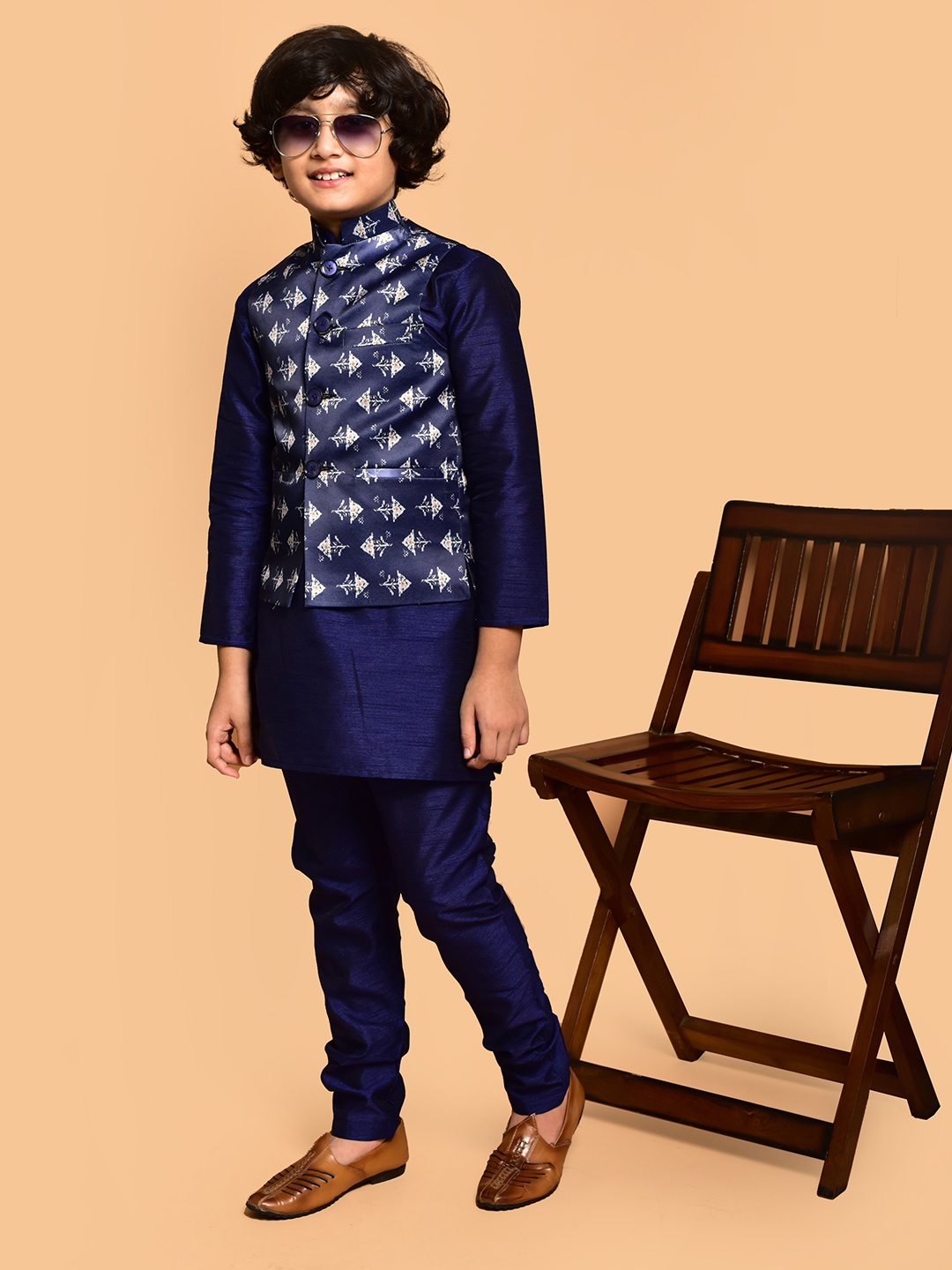 

PRINTINDIA Boys Mandarin Collar Three-Quarter Sleeves Kurta & Churidar & Nehru Jacket, Navy blue