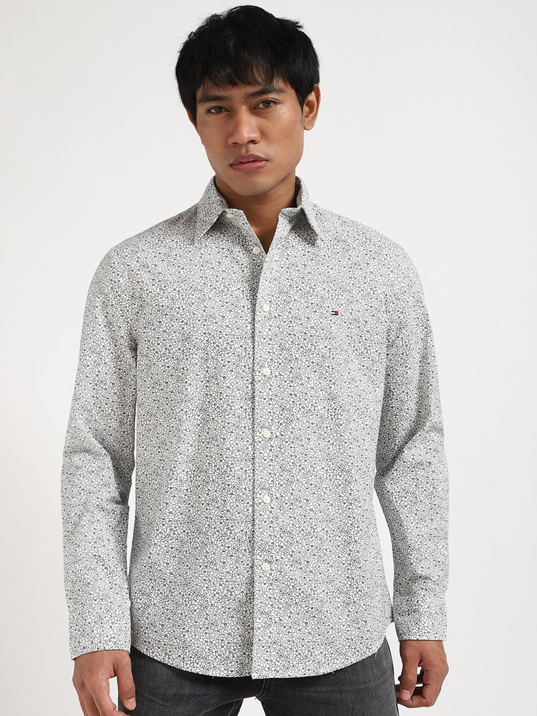 

Tommy Hilfiger Men Spread Collar Floral Printed Cotton Casual Shirt, Off white