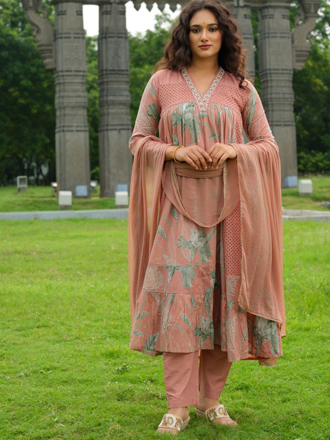 

Hassu's Floral Printed Pure Cotton A-Line Kurta with Trousers & With Dupatta, Coral