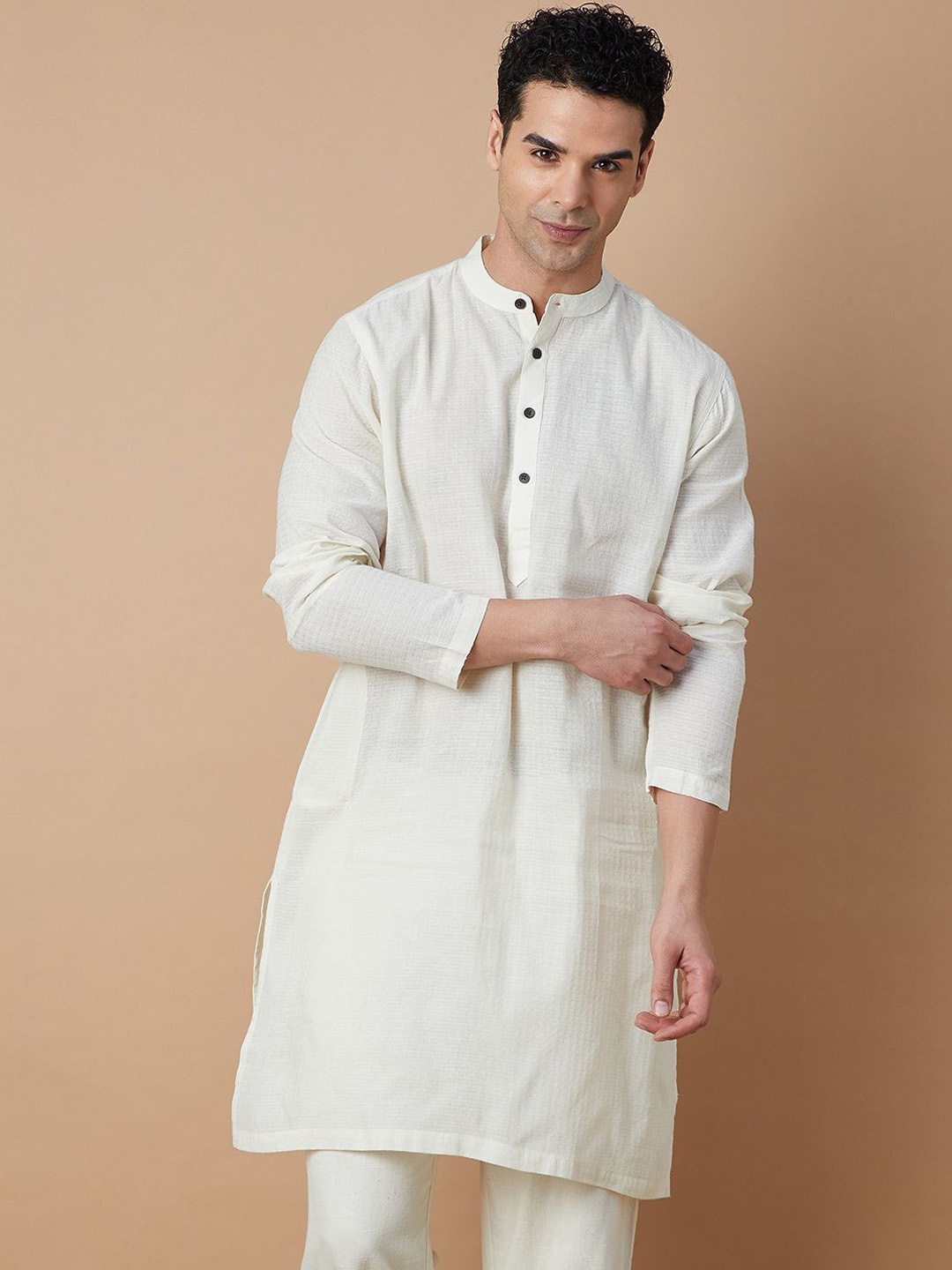 

Melange by Lifestyle Men Solid Kurta, Off white