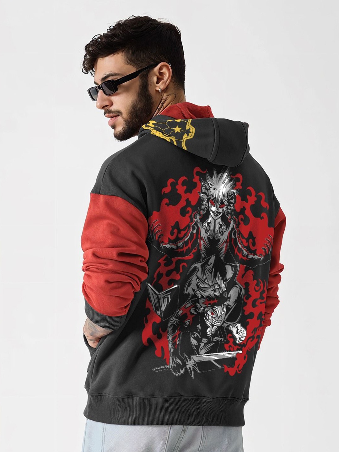 

Crazymonk Men Asta Black Clover Printed Hooded Sweatshirt
