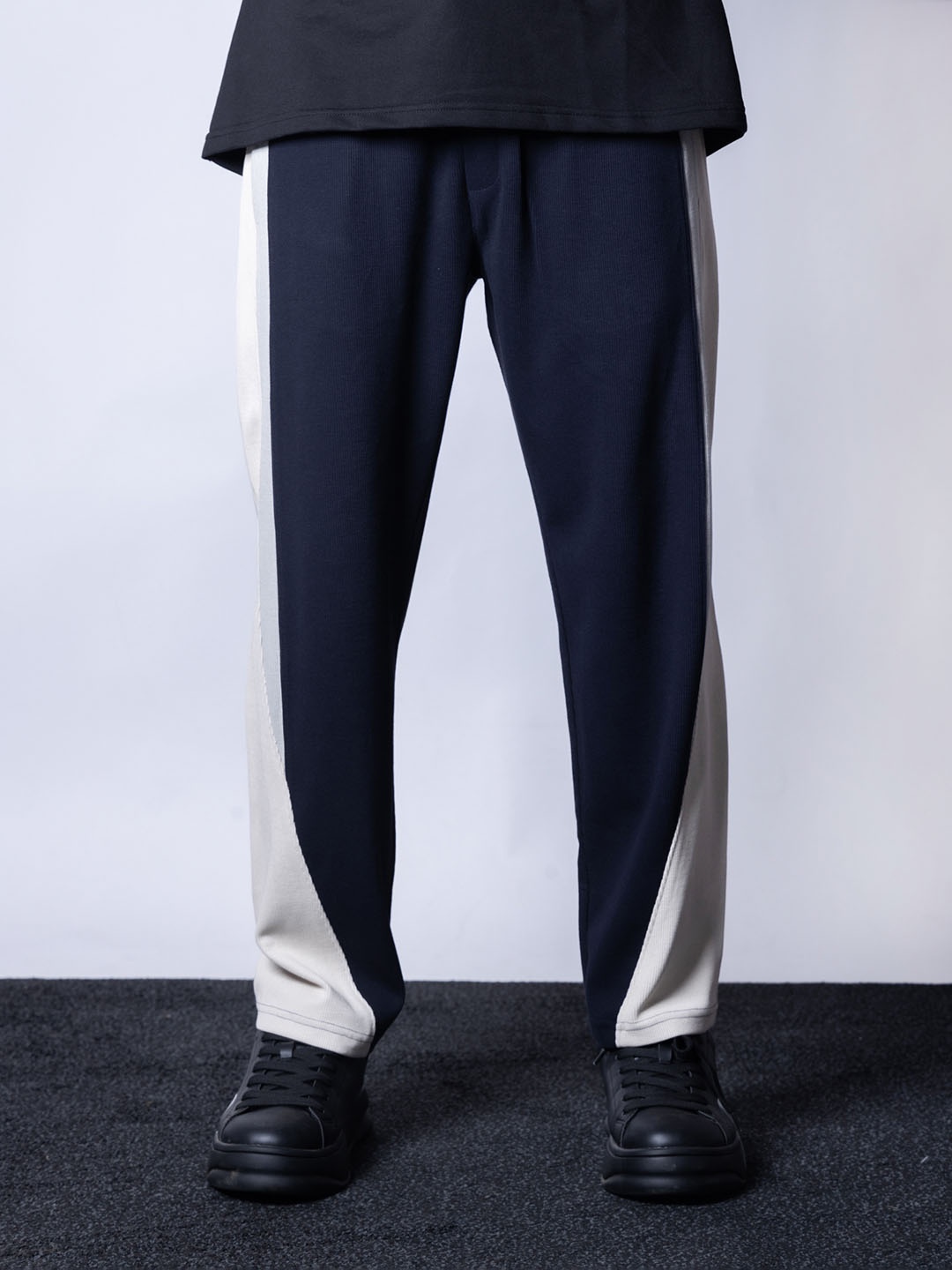

HOP HEAD Men Colourblocked Mid-Rise Straight Fit Track Pants, Blue