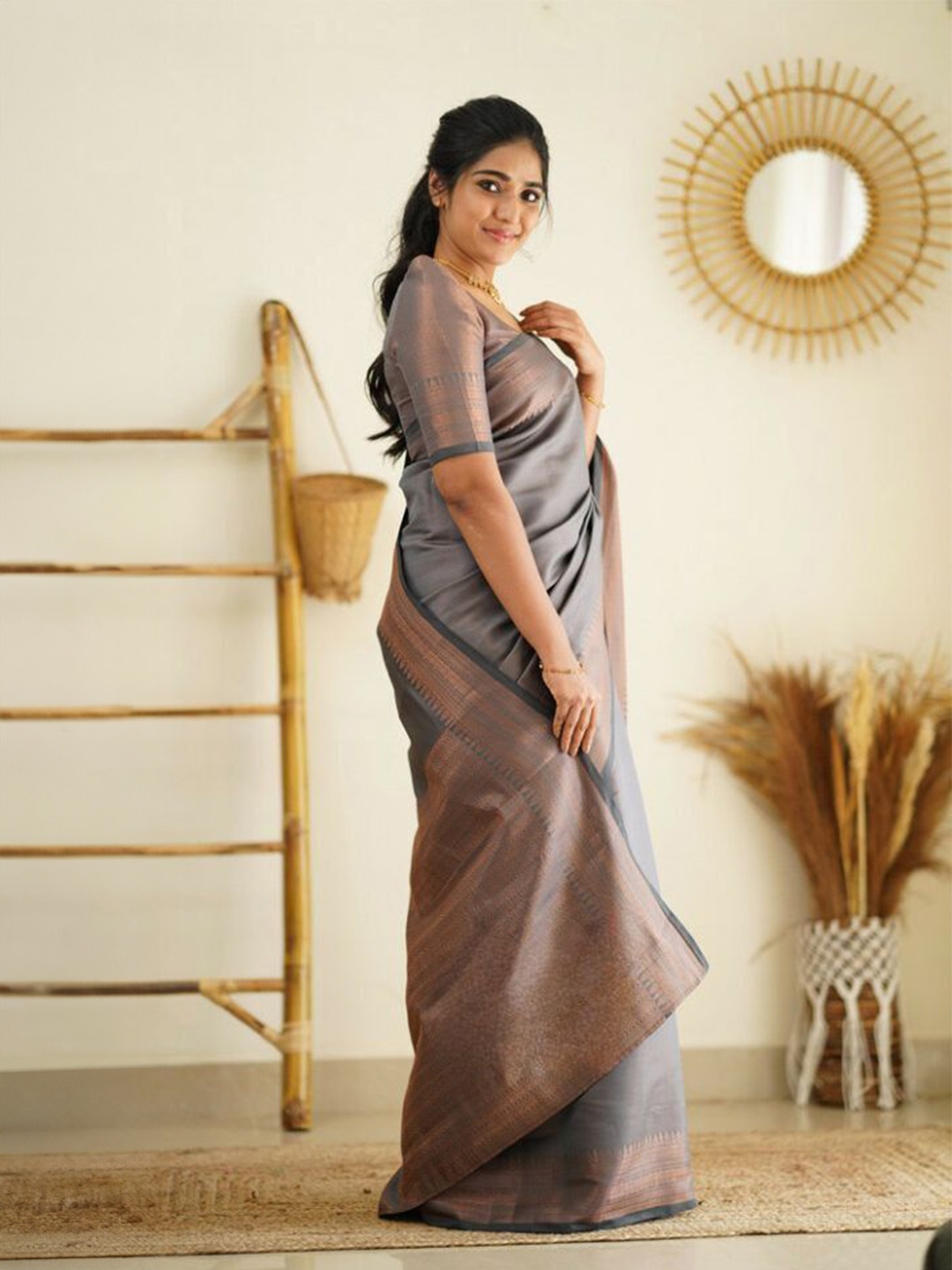

Wuxi Zari Pure Silk Banarasi Saree, Grey