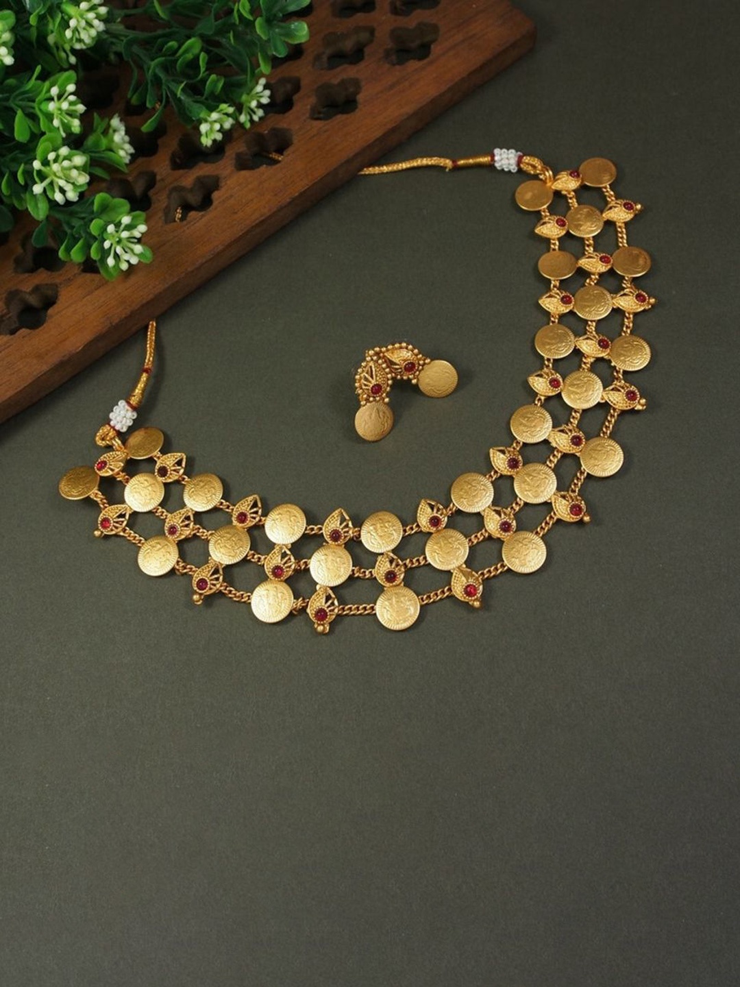 

Gyaan Jewels Gold-Plated Stone-Studded Jewellery Set