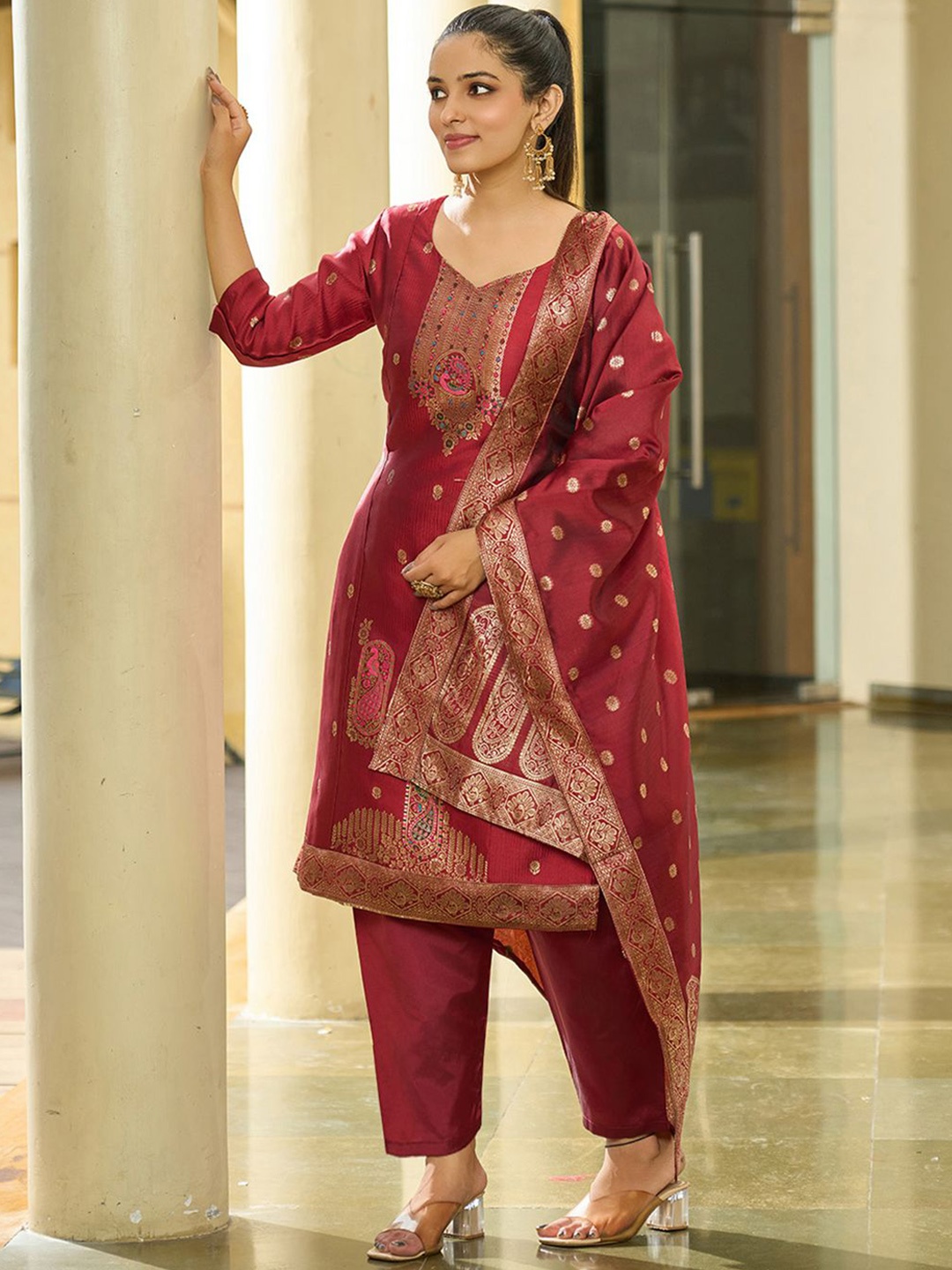 

BAESD Ethnic Motifs Woven Design Straight Kurta, Maroon