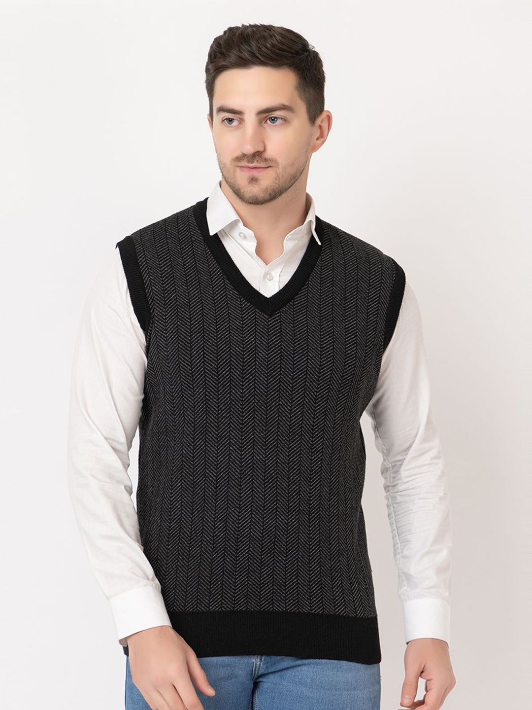 

BeriBlu Men Self Design Sweater Vest, Black