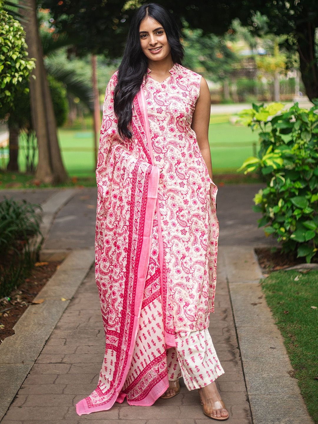 

RADOSS Floral Printed Mandarin Collar Pure Cotton Straight Kurta With Trousers & Dupatta, Pink