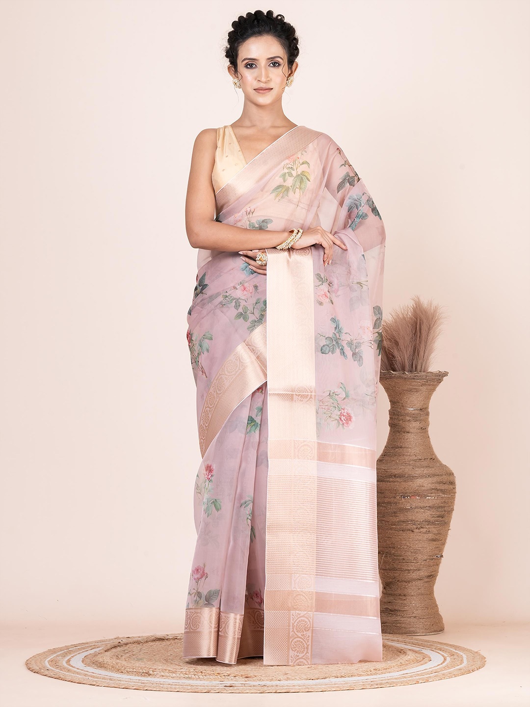 

VIBHAVARI Floral Printed Zari Organza Saree, Pink