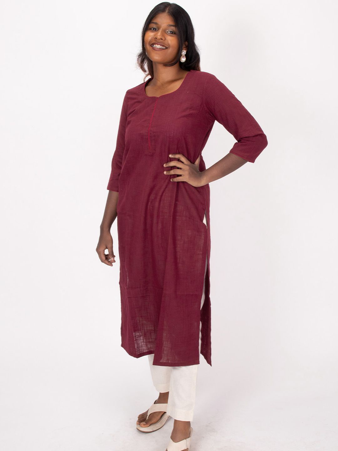 

Avishya Round Neck Cotton Kurta, Maroon