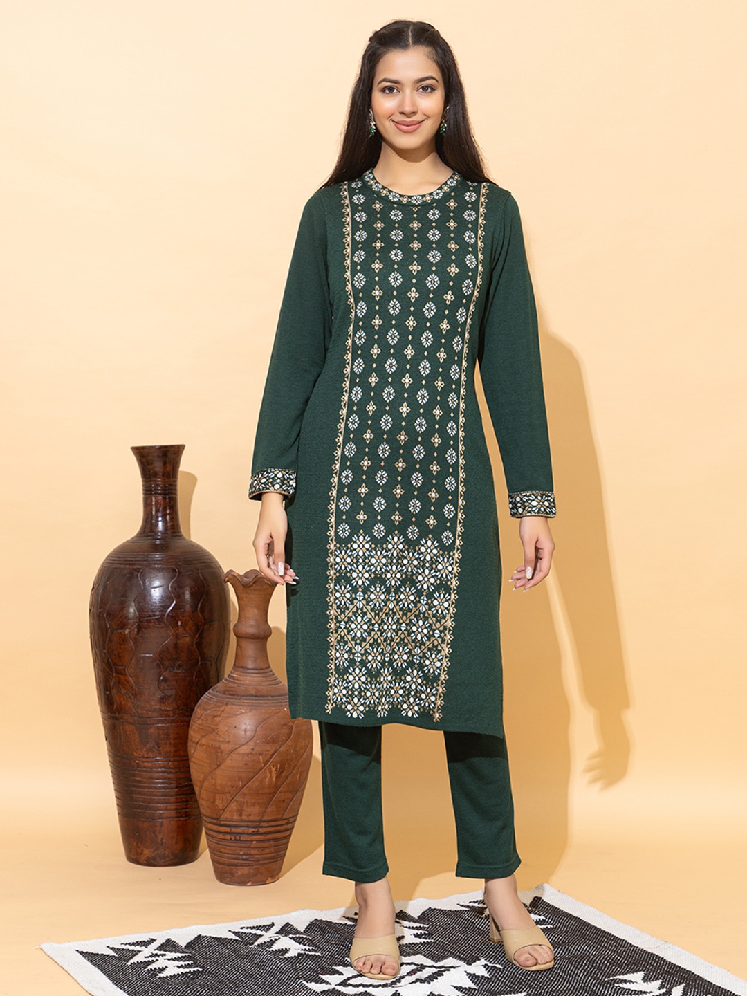 

Anouk Women Floral Jacquard Kurta, Green