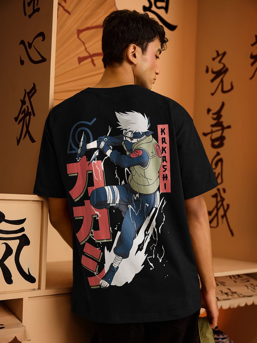 

The Souled Store Men Graphic Printed Round Neck Cotton Oversized Naruto T-shirt, Black