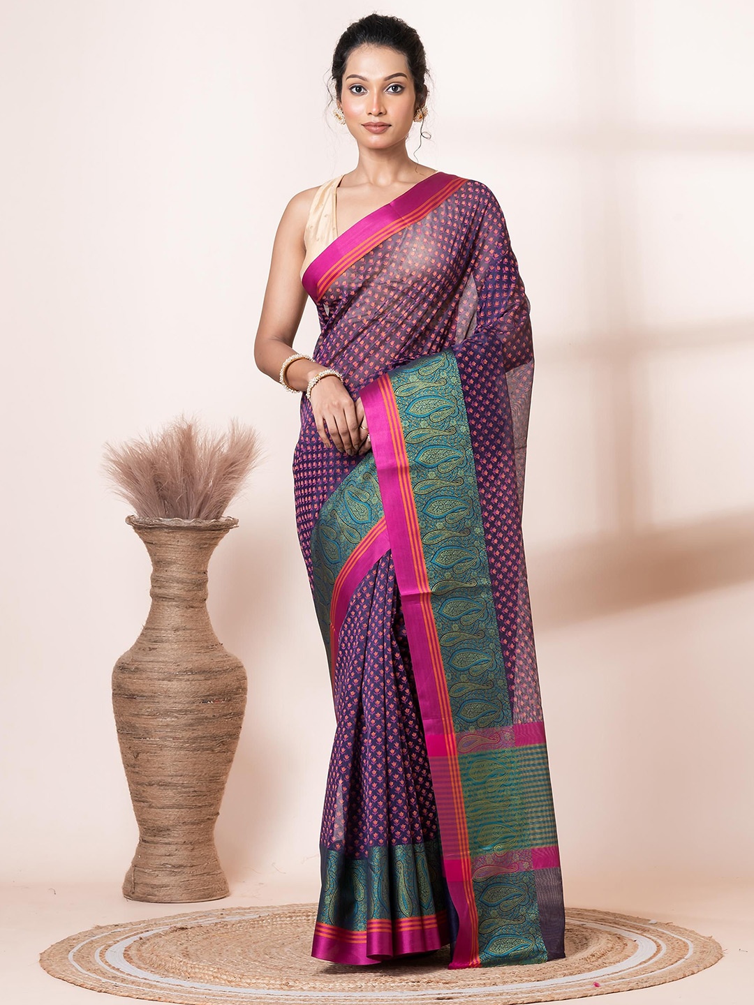 

VIBHAVARI Women Ethnic Printed Zari Kota Saree, Purple