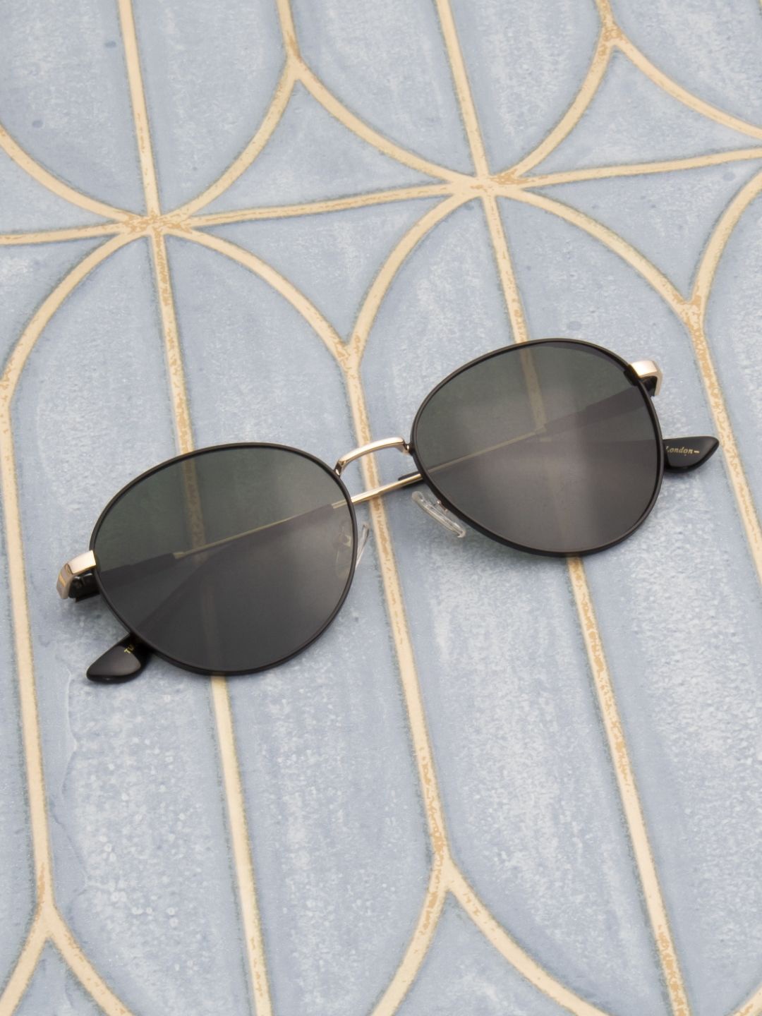 

Ted Smith Women Polarised UV Protected Lens Round Sunglasses SUN-TULIP_BLGD, Black