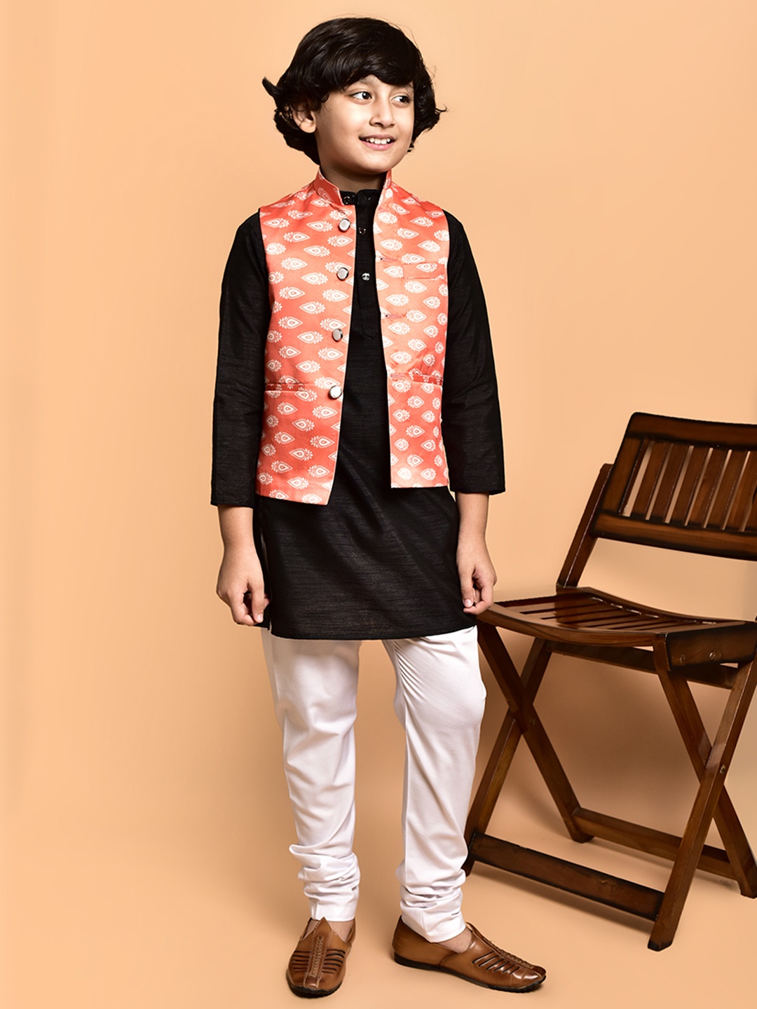 

PRINTINDIA Boys Mandarin Collar Straight Kurta With Pyjamas & Nehru Jacket, Black