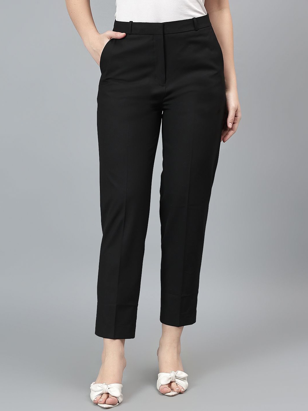 

Cantabil Women Cropped Trousers, Black