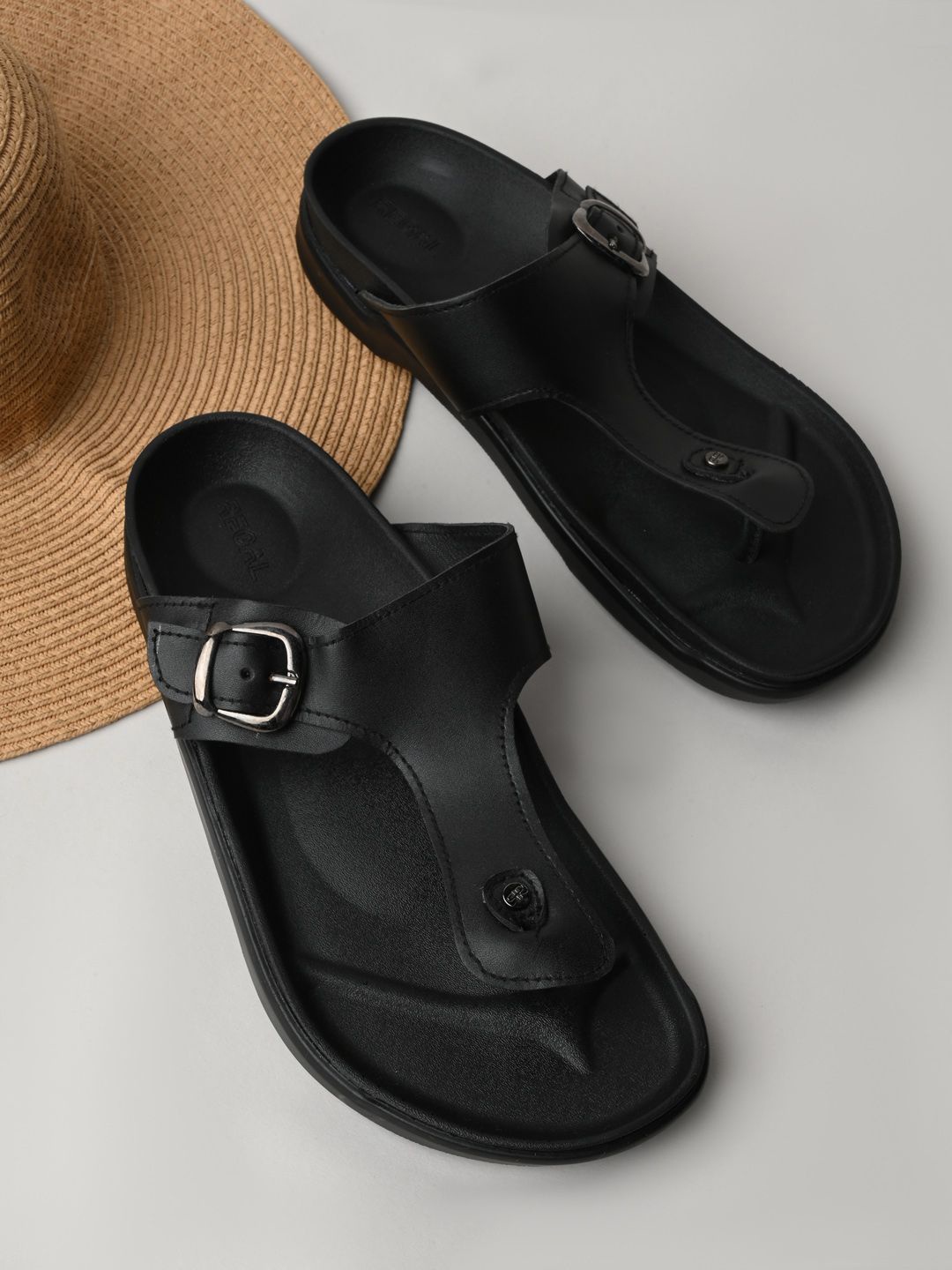 

Regal Men Leather Comfort Sandals, Black