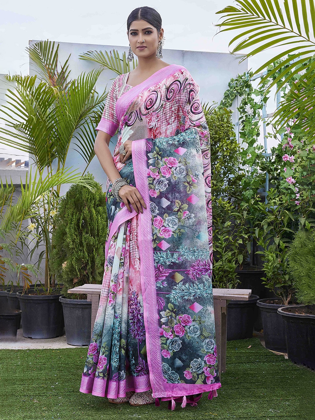 

KSM PRINTS Floral Printed Saree, Pink