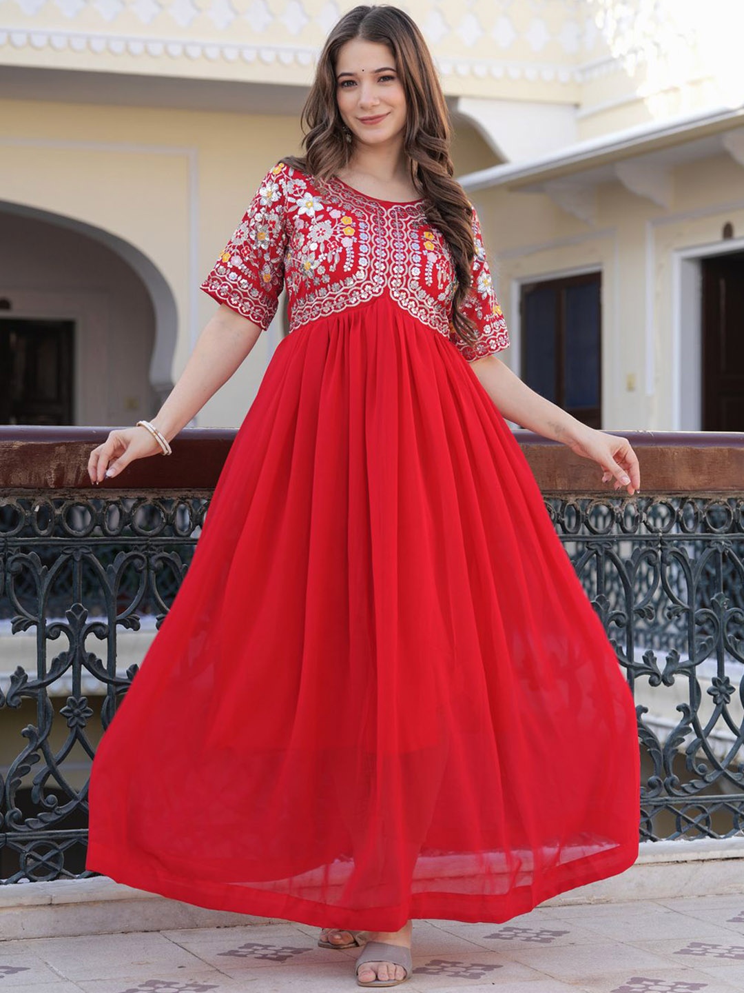 

Emaira Ethnic Motifs Embroidered Thread Work Anarkali Kurta, Red