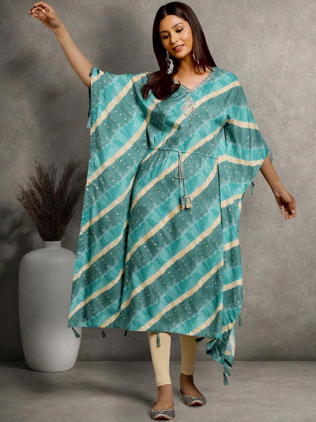 

HERE&NOW Leheriya Printed Bell Sleeves Kaftan Kurta, Blue