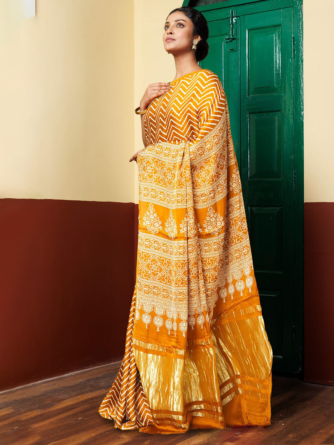 

Unnati Silks Floral Pure Silk Handloom Block Print Saree, Mustard