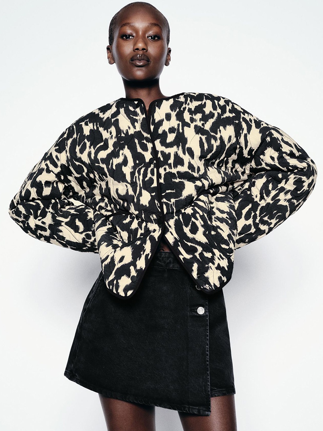 

LULU & SKY Women Collarless Abstract Printed Casual Tailored Jacket, Black