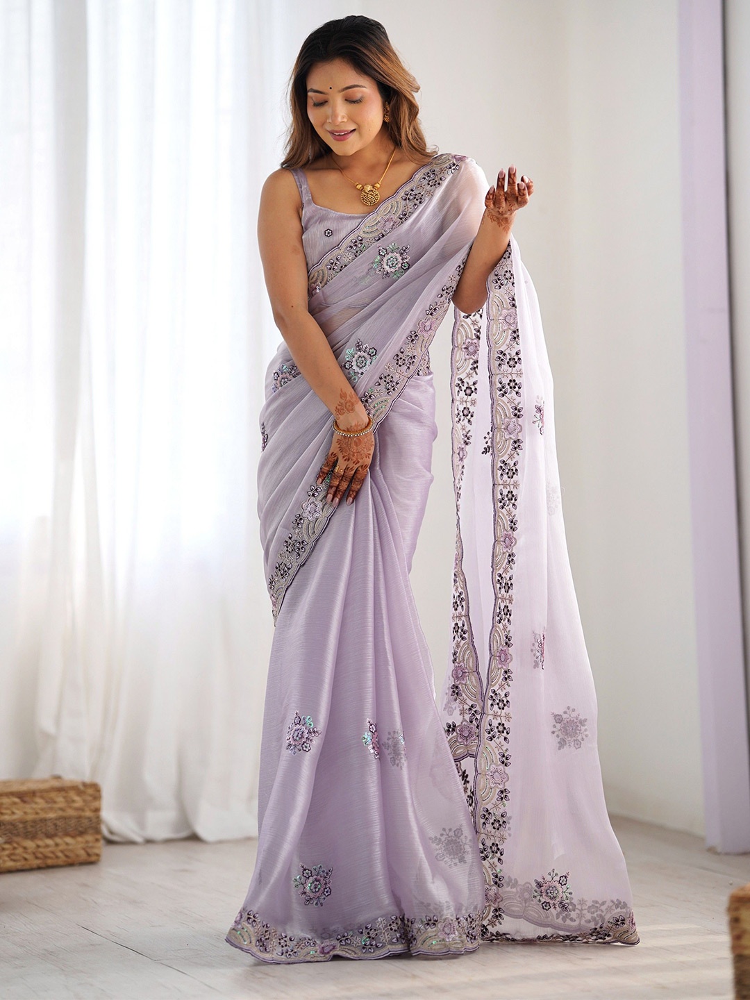 

KSM PRINTS Floral Embroidered Saree, Lavender