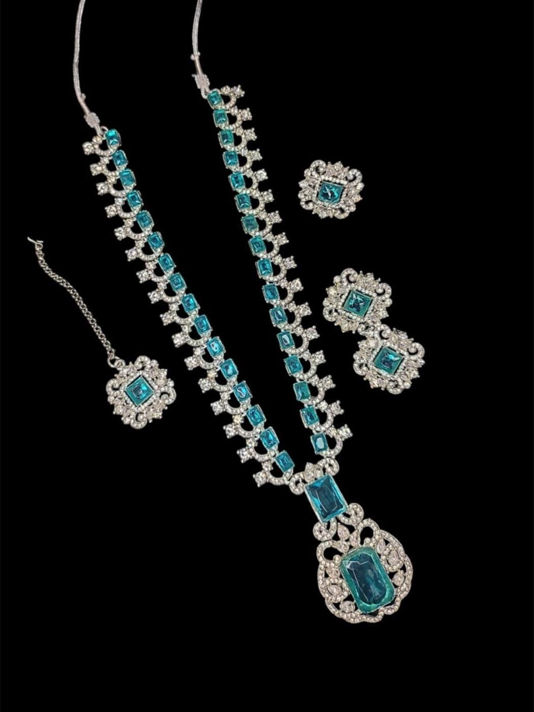 

Gyaan Jewels Stones Studded Necklace and Earrings With Maang Tika, Silver