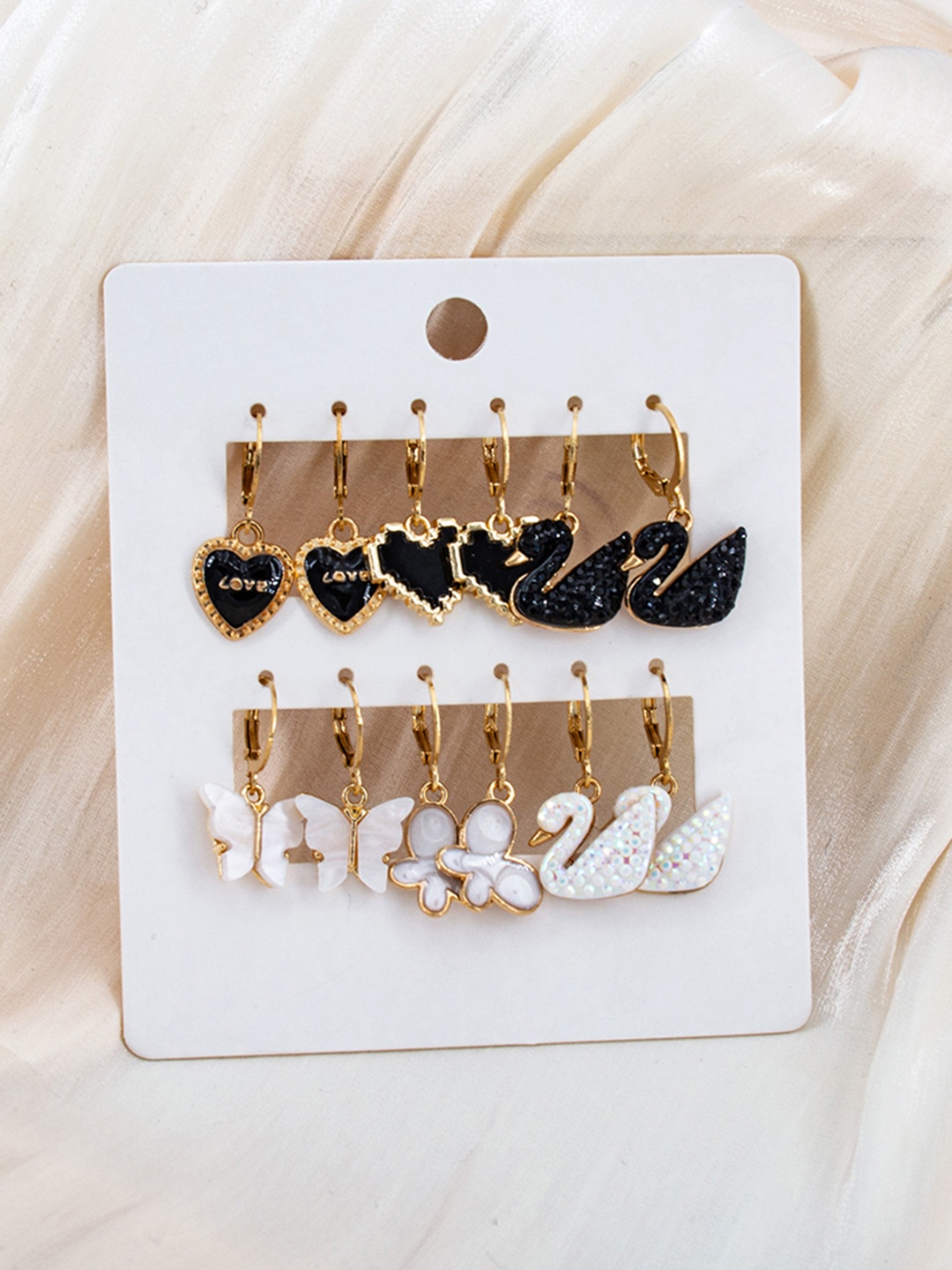 

DESTINY JEWELS Set Of 6 Gold-Plated Geometric Pearls Enamelled Hoop Earrings