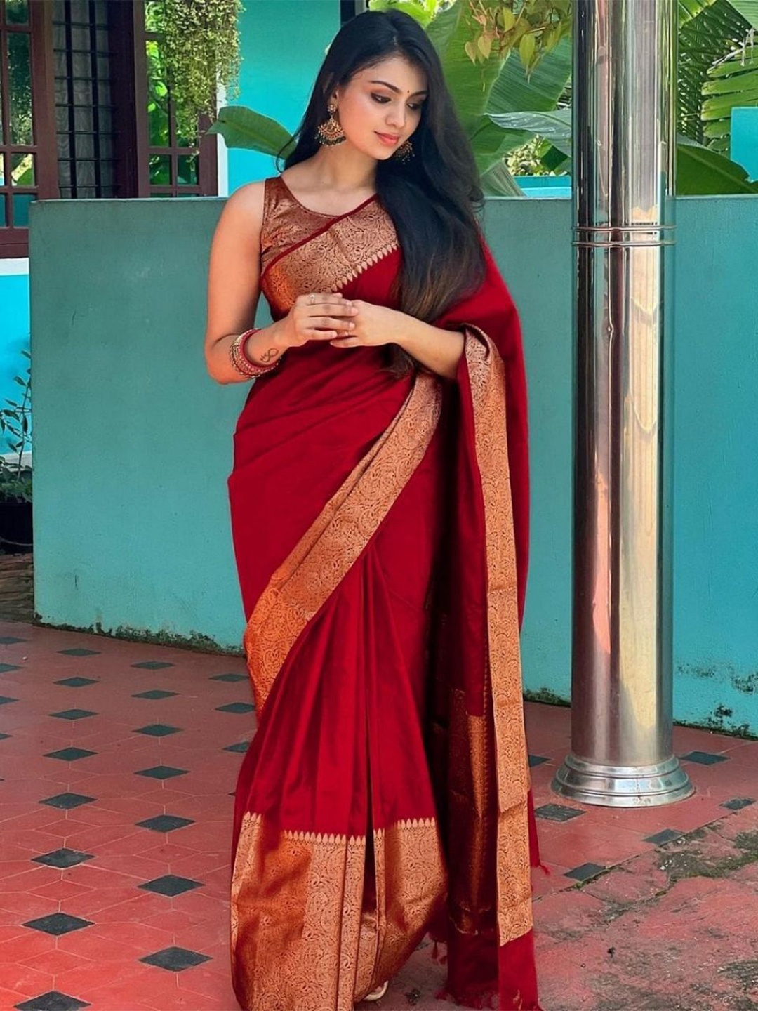 

Wuxi Woven Design Zari Pure Silk Banarasi Saree, Maroon
