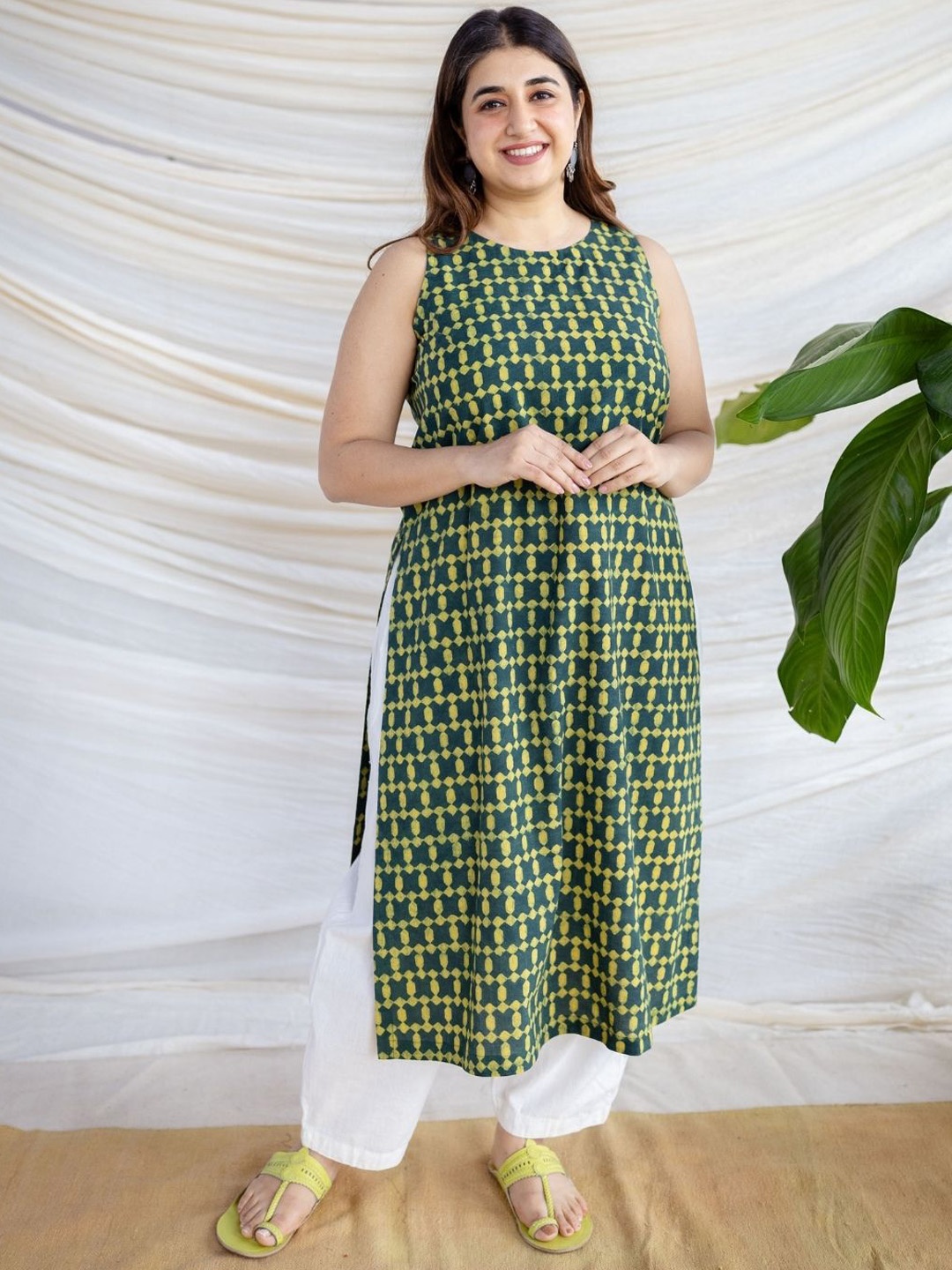

THE INDIAN ETHNIC CO Printed Block Print Cotton Straight Kurta, Green