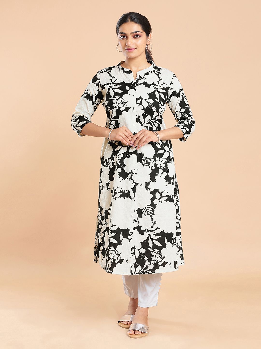 

Kalyan Silks Floral Printed Pure Cotton Mandarin Collar Ethnic Straight Kurta, Black