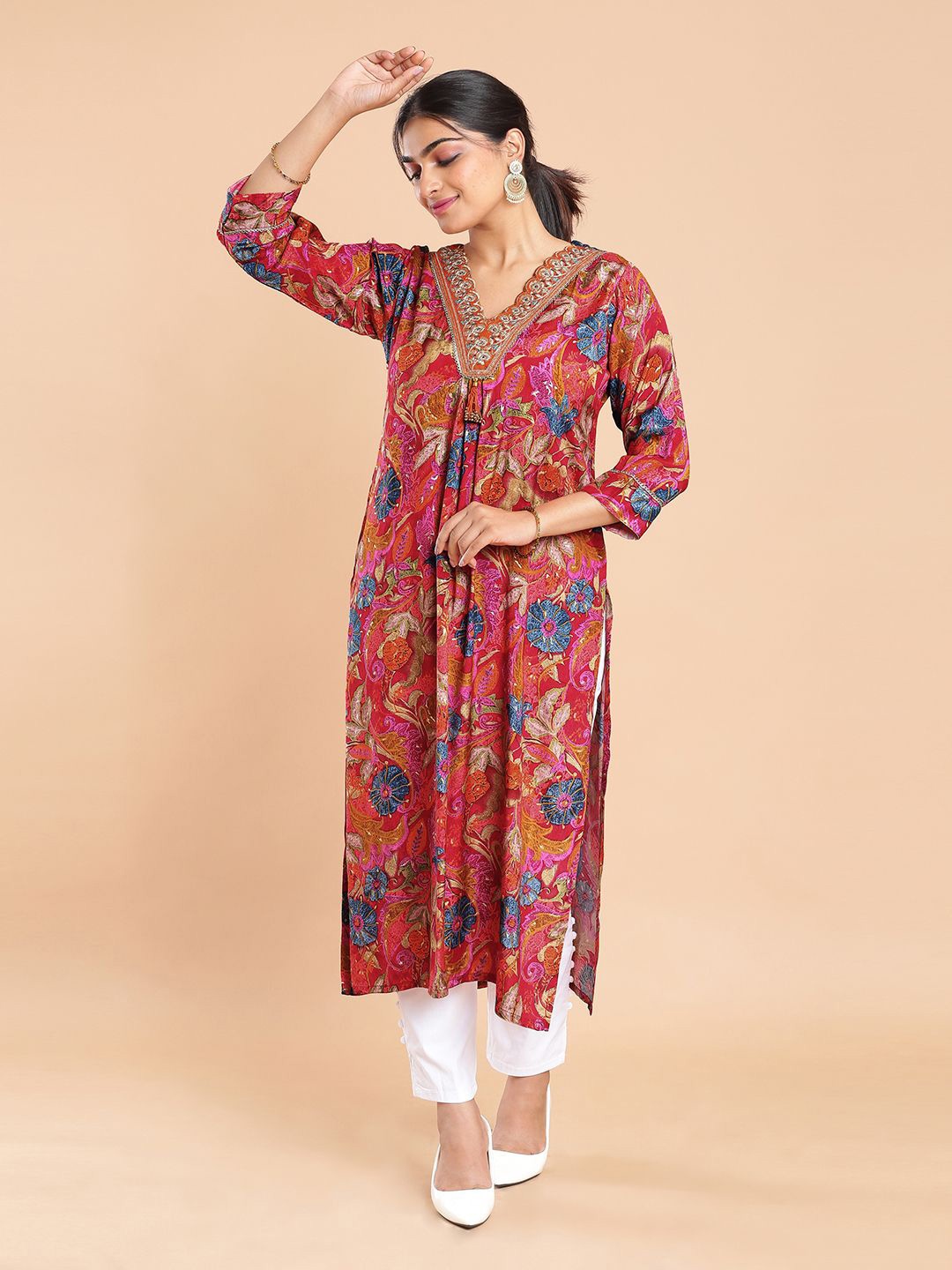 

Kalyan Silks Floral Printed V-Neck Ethnic Straight Kurta, Pink