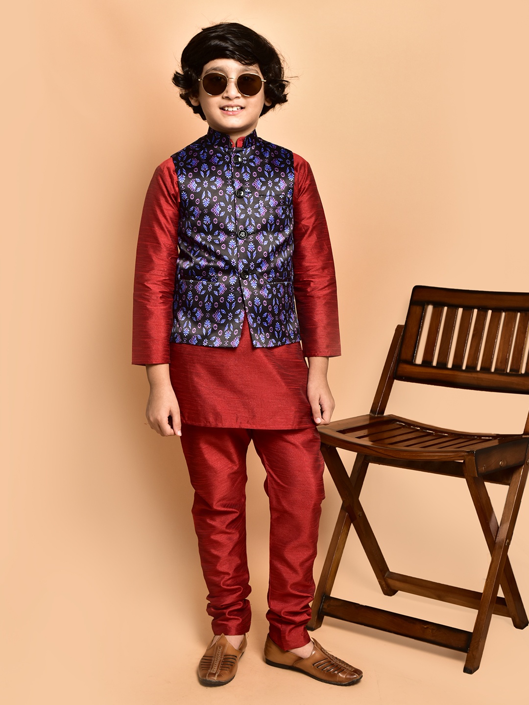 

PRINTINDIA Boys Band Collar Straight Kurta with Trouser & Nehru Jacket, Red