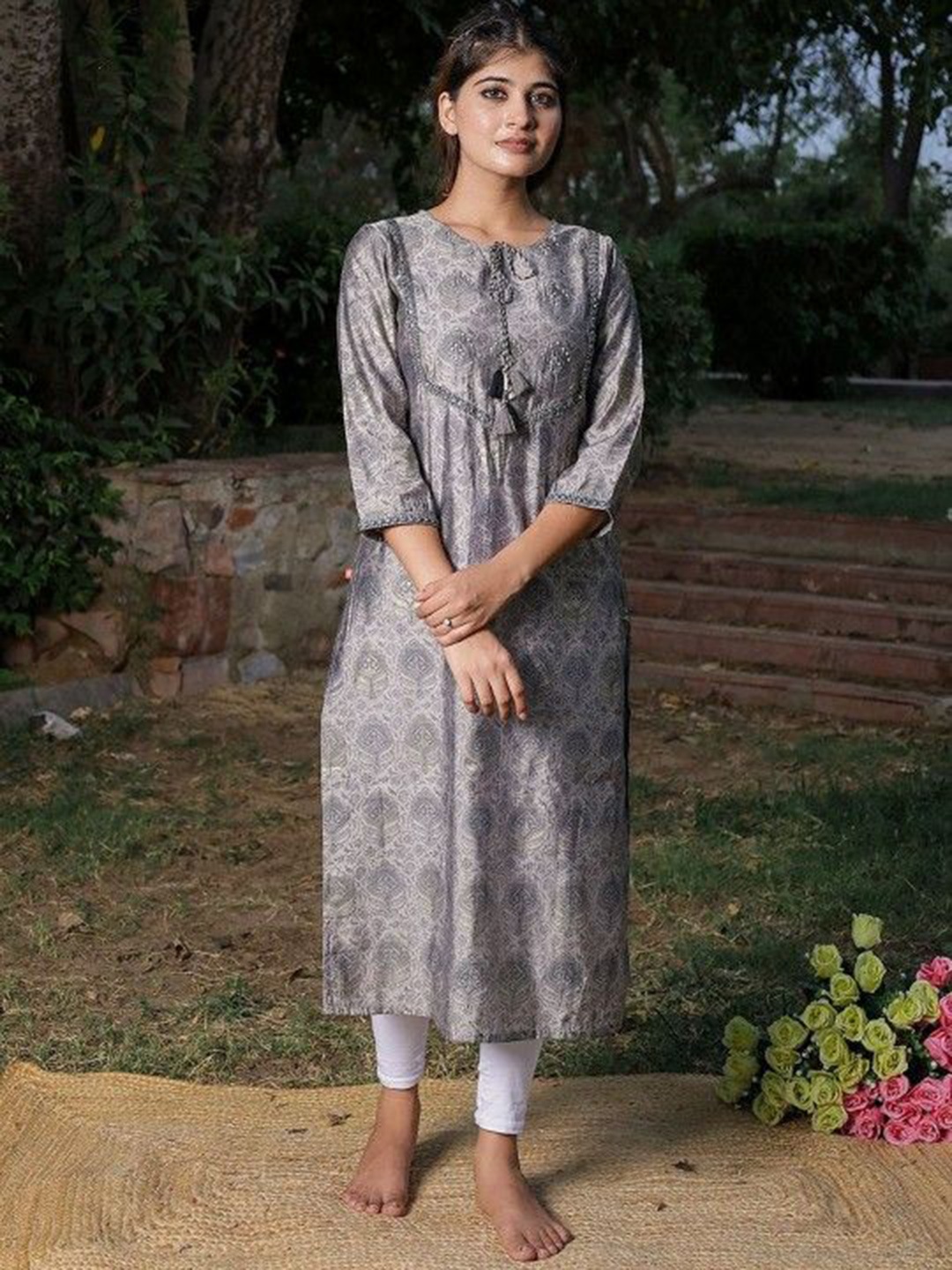 

Chandbaali Tie-up Neck Floral Printed Thread Work Straight Kurta, Grey