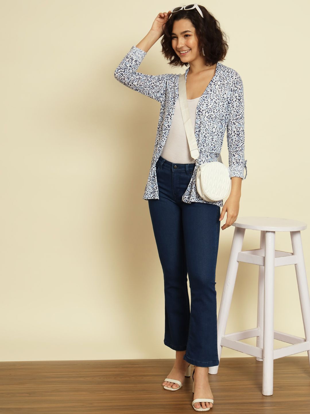 

BAESD Printed Open Front Shrug, White