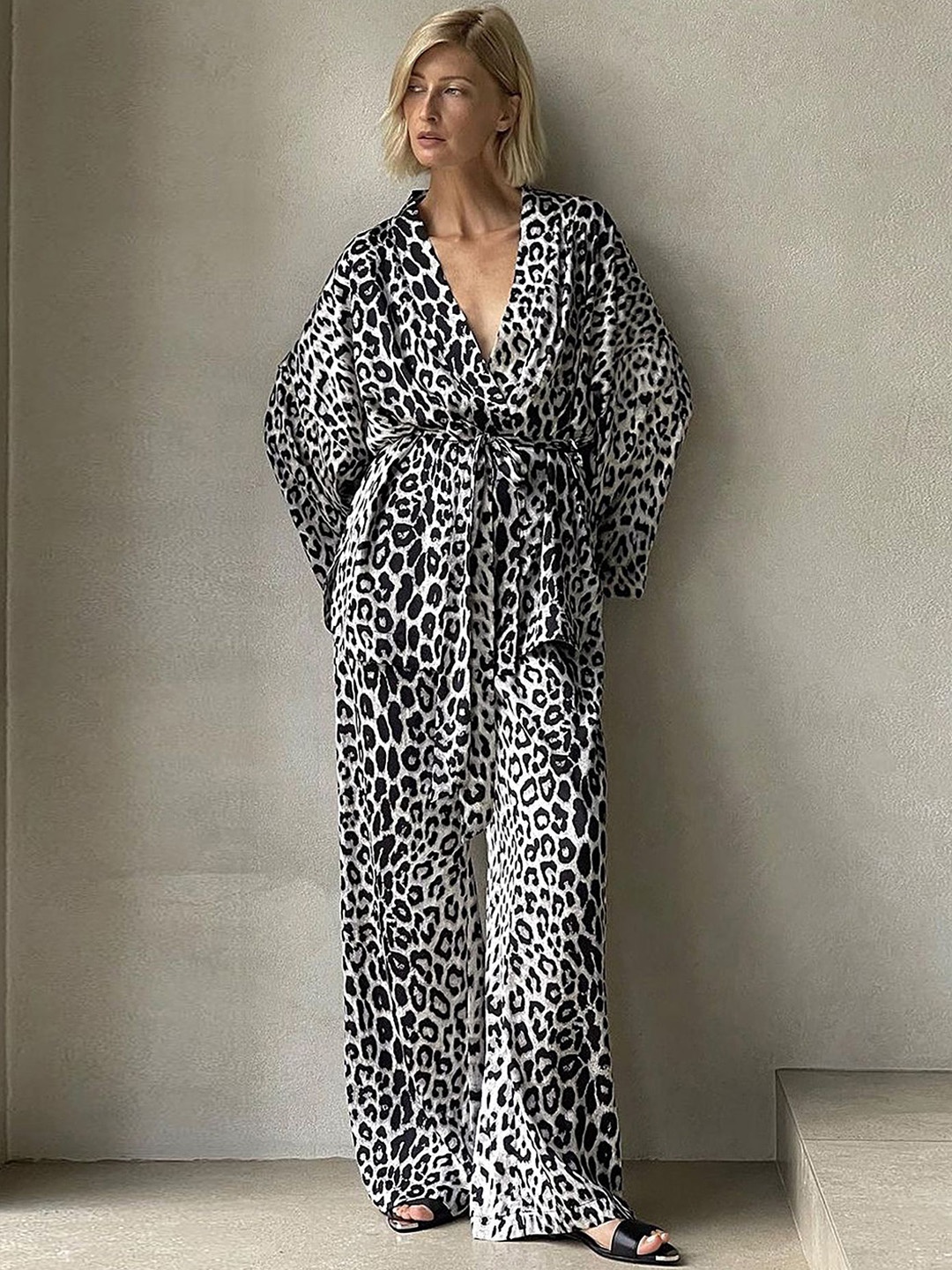 

LULU & SKY Animal Printed V-Neck Long Sleeves Top With Palazzos, White