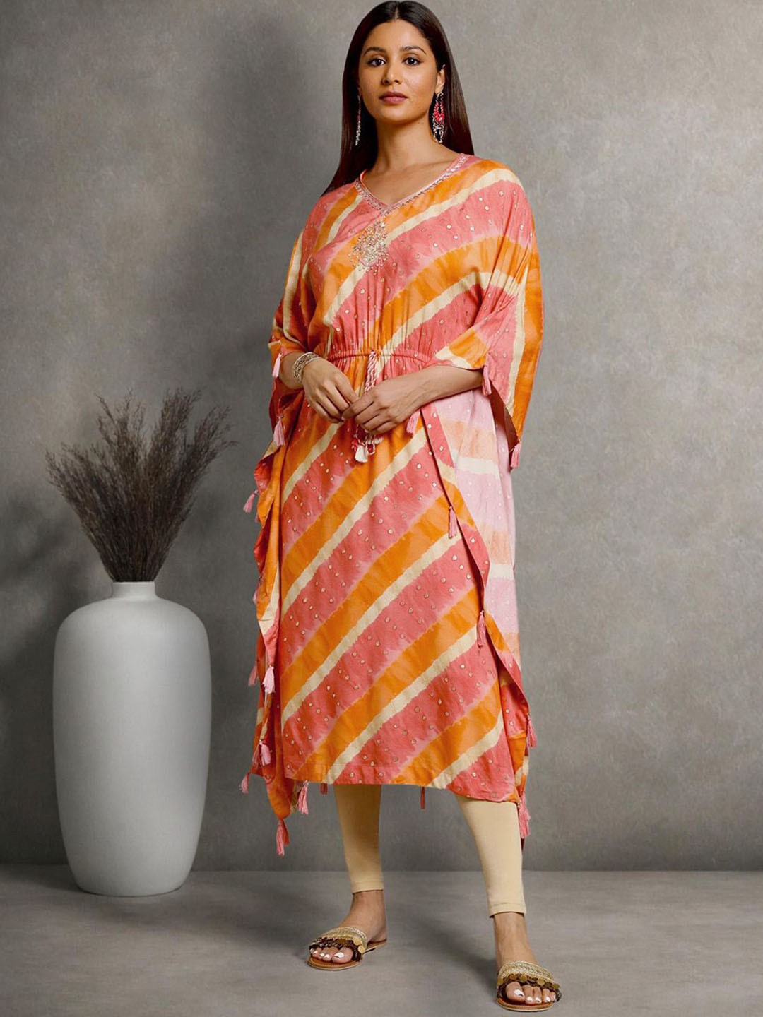 

HERE&NOW Leheriya Printed V-Neck Three-Quarter Sleeves Regular Thread Work Kaftan Kurta, Orange