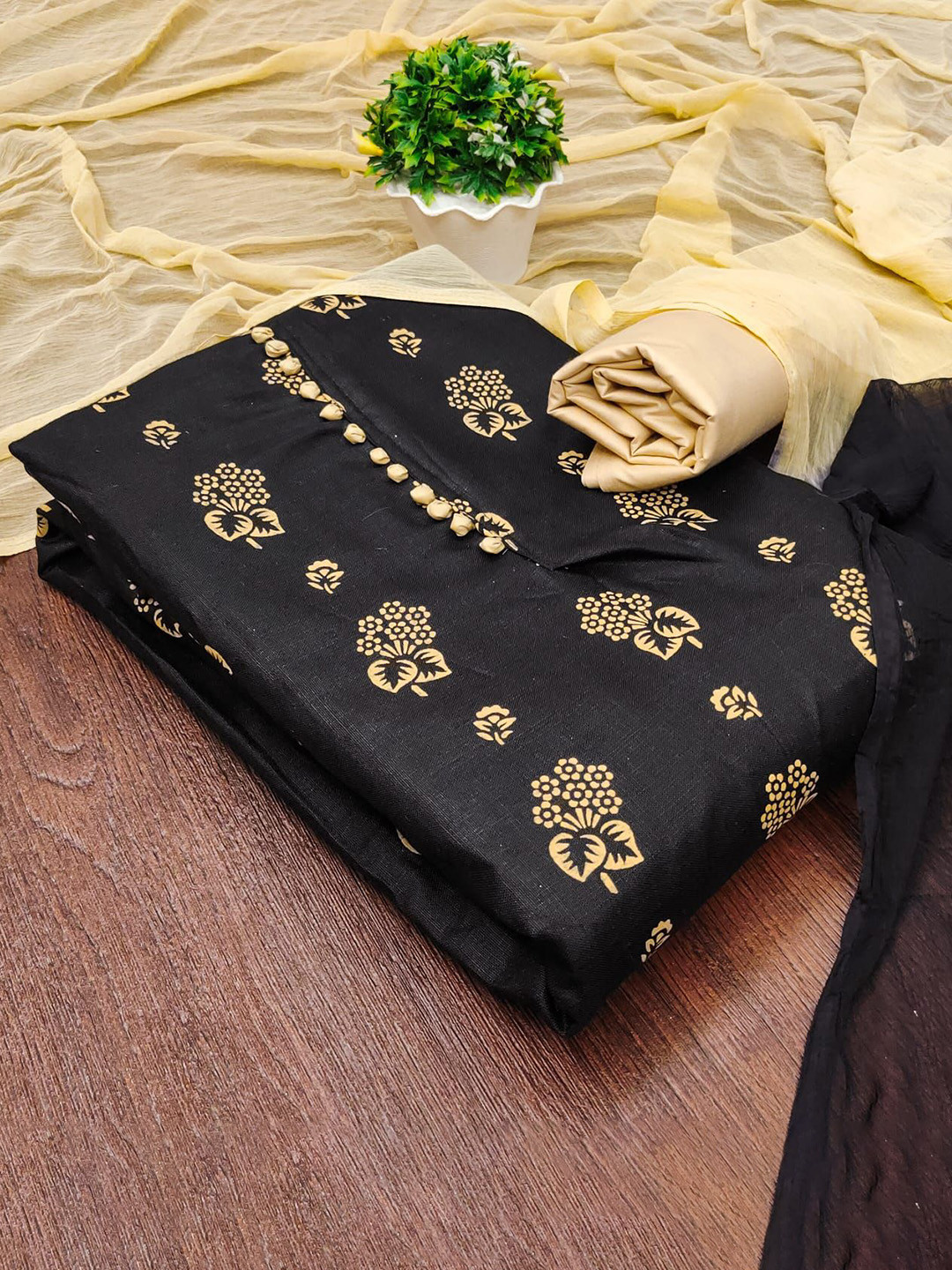 

APNISHA Floral Printed Cotton Unstitched Dress Material, Black