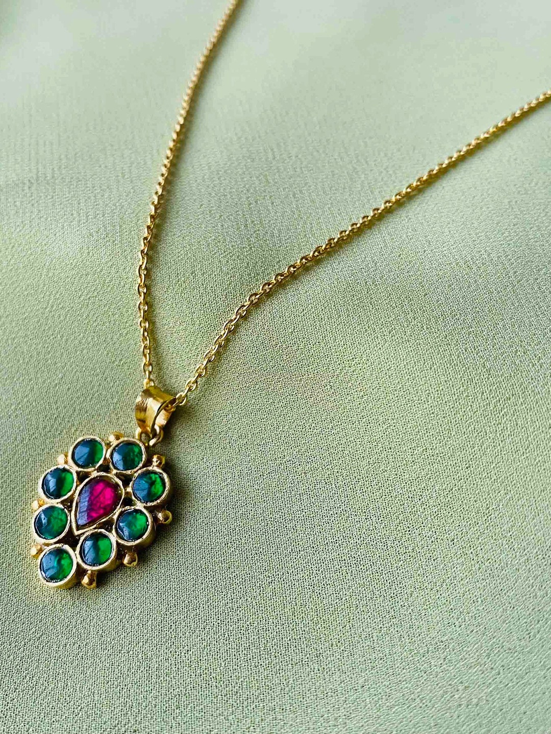 

Unniyarcha 92.5 Silver Gold Plated Pendant With Chain